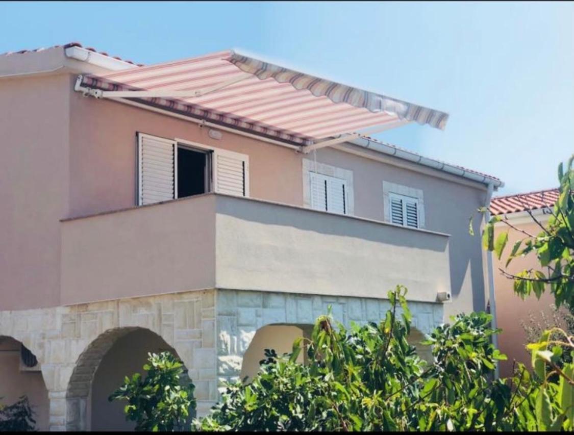 Danijel Apartamento Vir Exterior foto